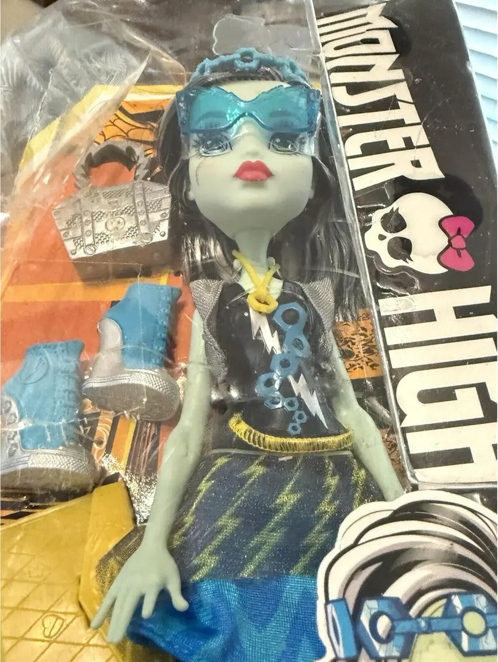 Monster High Day-To-Night Fashion Frankie Stein Doll Mattel DRL76 NIB Damaged‎